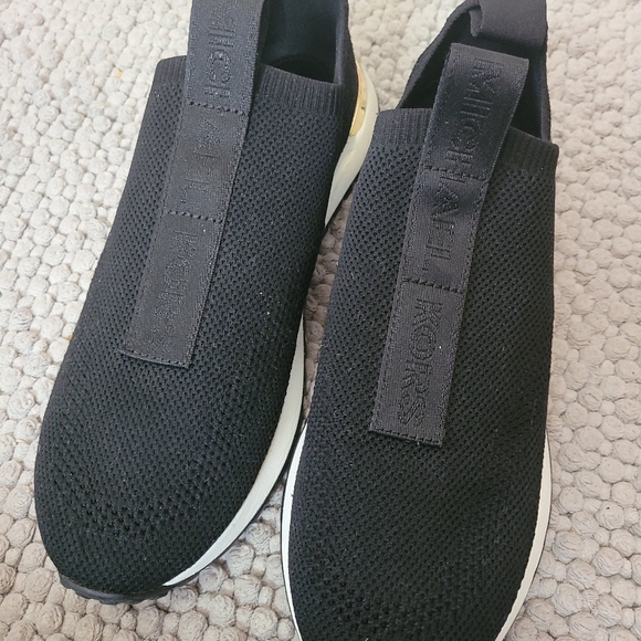 Micheal kors Sneakers - Picture 2 of 4